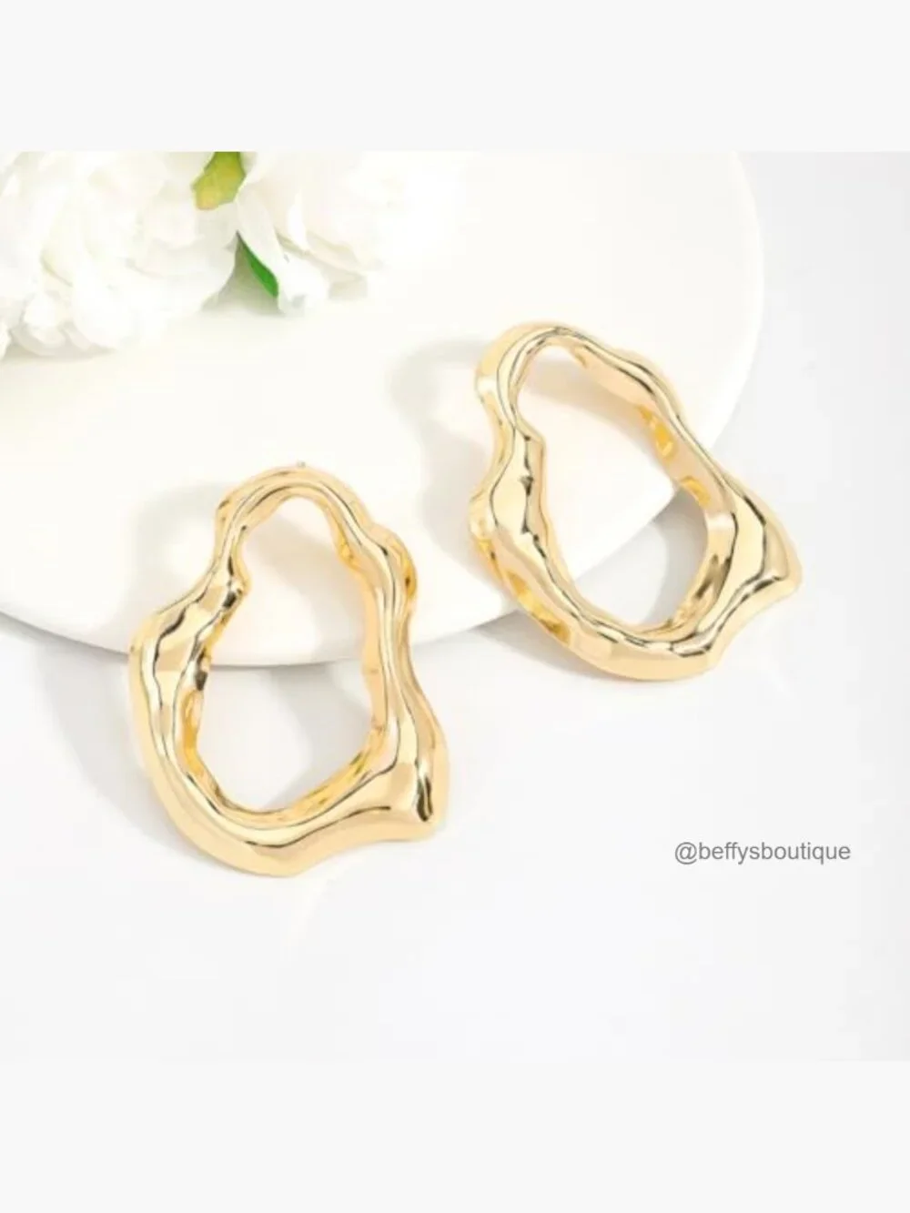 Large Geometric Pleated Hollow Dangling Earrings for Women Trendy Statement - Picture 6 of 7